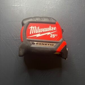 Milwaukee Red and Black Magnetic Tape Measure